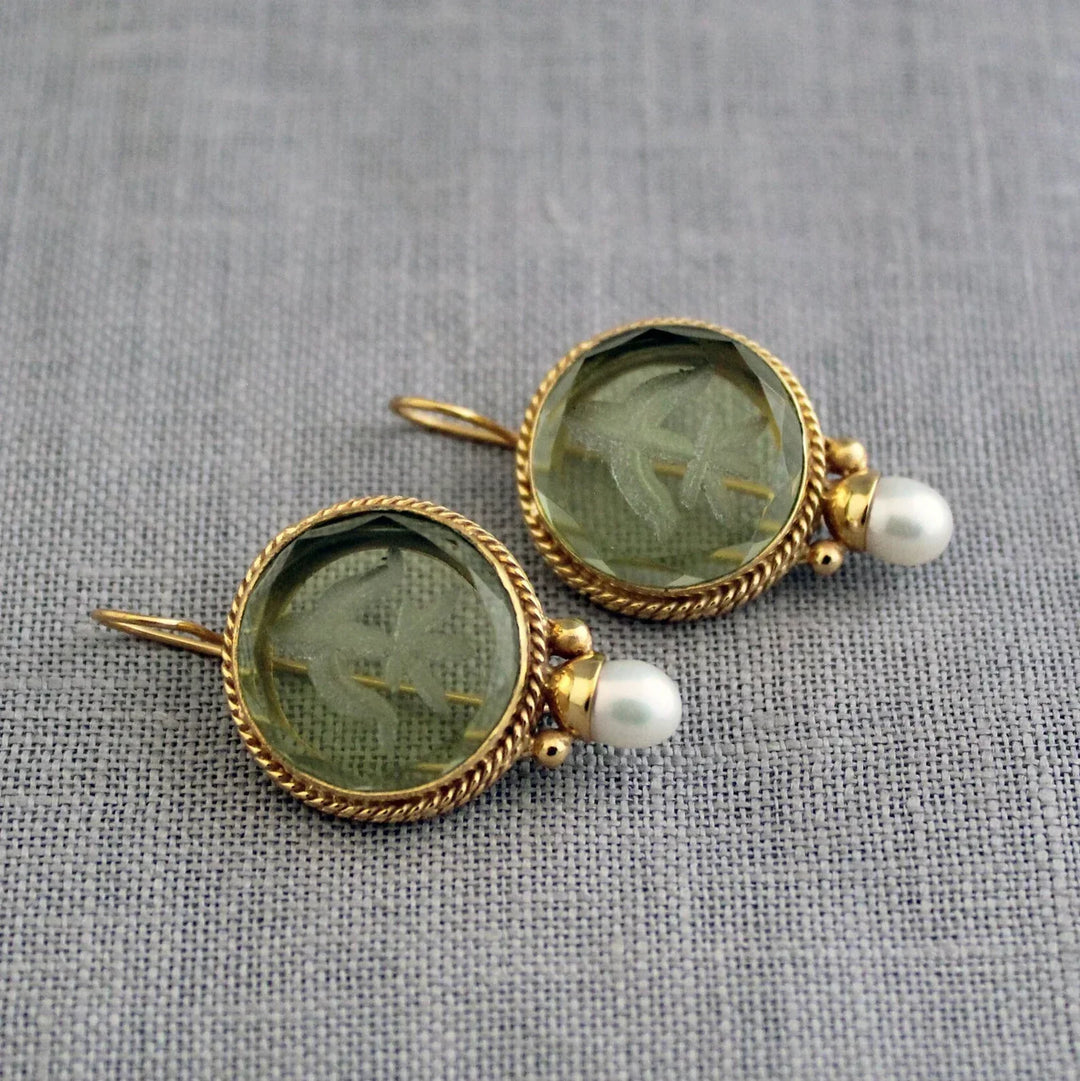 Penelope™ | Vintage Earrings with Green Stone and Pearl