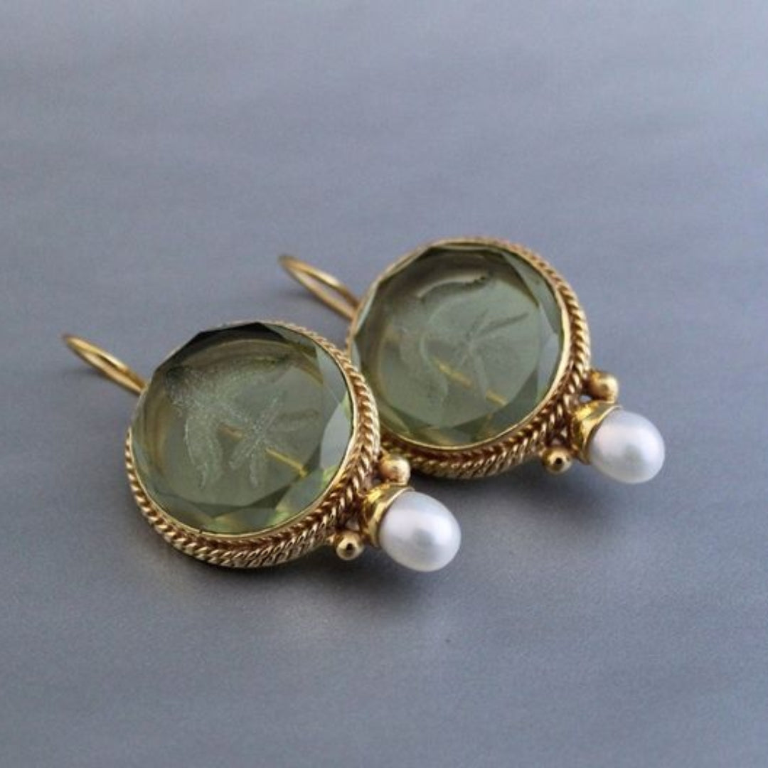 Penelope™ | Vintage Earrings with Green Stone and Pearl