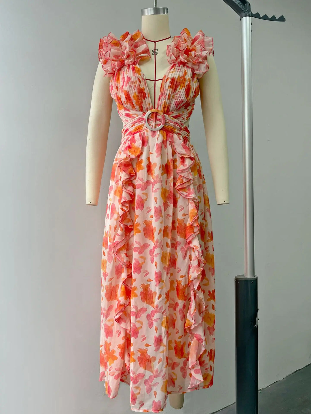 The Briony™ - Sleeveless Floral Maxi Dress
