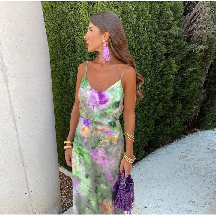 Anisten - Chic MaxThe Dress Featuring Halo-Dye Print and Removable Scarf