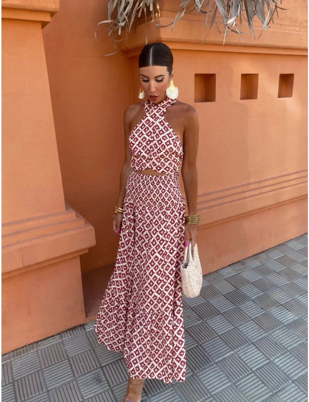The Mickay - Chic Off-Shoulder Midi Dress with Elegant Ruched Detailing