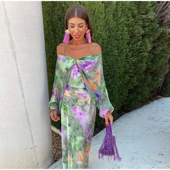 Anisten - Chic MaxThe Dress Featuring Halo-Dye Print and Removable Scarf